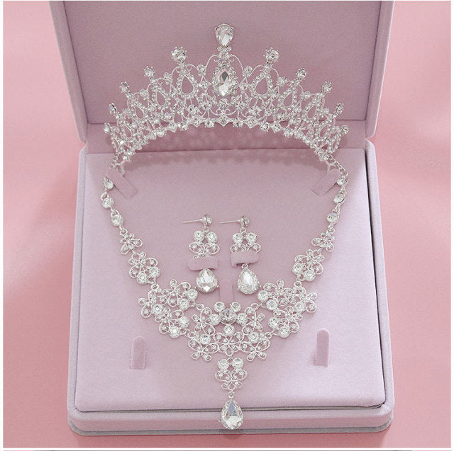 Parure Collier, Boucles d'oreilles, Diadème en cristal