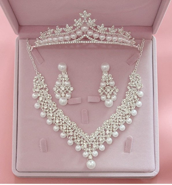 Parure Collier, Boucles d'oreilles, Diadème en cristal