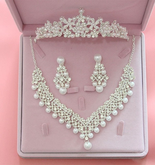 Parure Collier, Boucles d'oreilles, Diadème en cristal