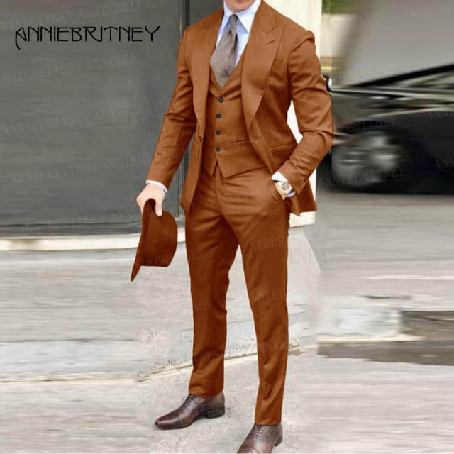 Newest Brown Classic Men Suit 3 Pieces Tuxedo Peak Lapel Groom Wedding Suits Set Burgundy Men Business Blazer Jacket Pants Vest