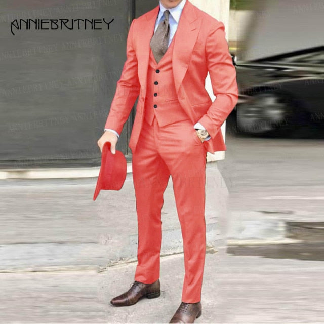 Newest Brown Classic Men Suit 3 Pieces Tuxedo Peak Lapel Groom Wedding Suits Set Burgundy Men Business Blazer Jacket Pants Vest