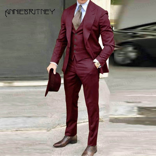 Newest Brown Classic Men Suit 3 Pieces Tuxedo Peak Lapel Groom Wedding Suits Set Burgundy Men Business Blazer Jacket Pants Vest